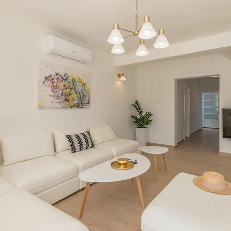 Lovely In Radosinovci With Wifi Holiday home *