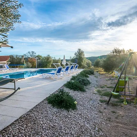 Lovely In Radosinovci With Wifi Holiday home