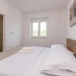 Casa de Férias Cozy In Radosinovci Pristeg