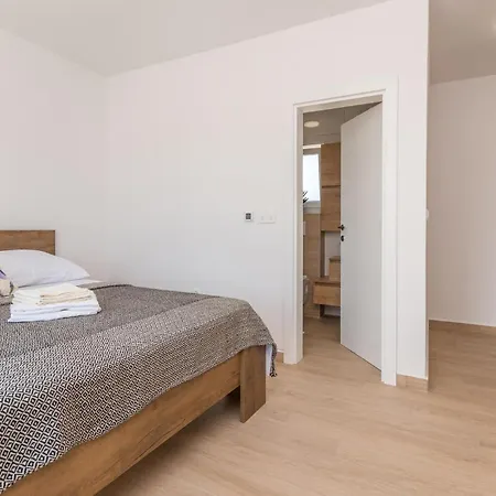 Pet Friendly Home In Radosinovci *