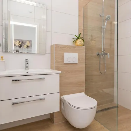 펜션 Pet Friendly Home In Radosinovci Pristeg