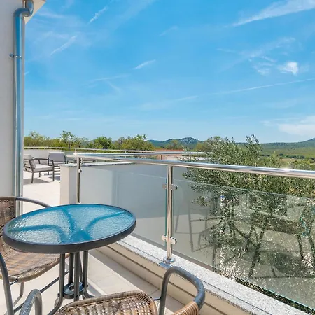 Pet Friendly Home In Radosinovci *