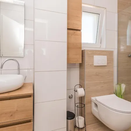 Pet Friendly Home In Radosinovci * Pristeg