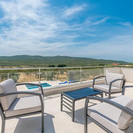 펜션 Pet Friendly Home In Radosinovci Pristeg